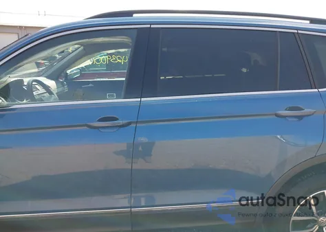 2019 Volkswagen Tiguan Se/Sel/Sel R-Line Jet-Black/Sel R-Line z USA, uszkodzony, nr VIN 3VV2B7AX4KM083120